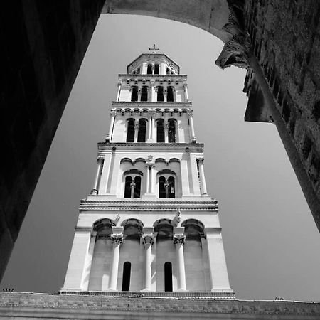 House "Anno 1881"-Center Of Split Apartment Exterior photo