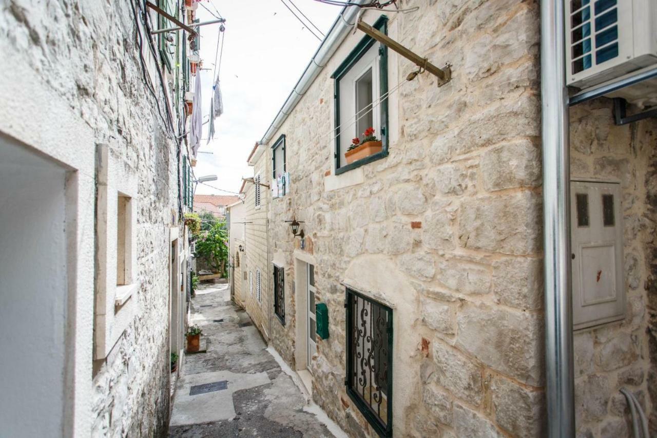 House "Anno 1881"-Center Of Split Apartment Exterior photo
