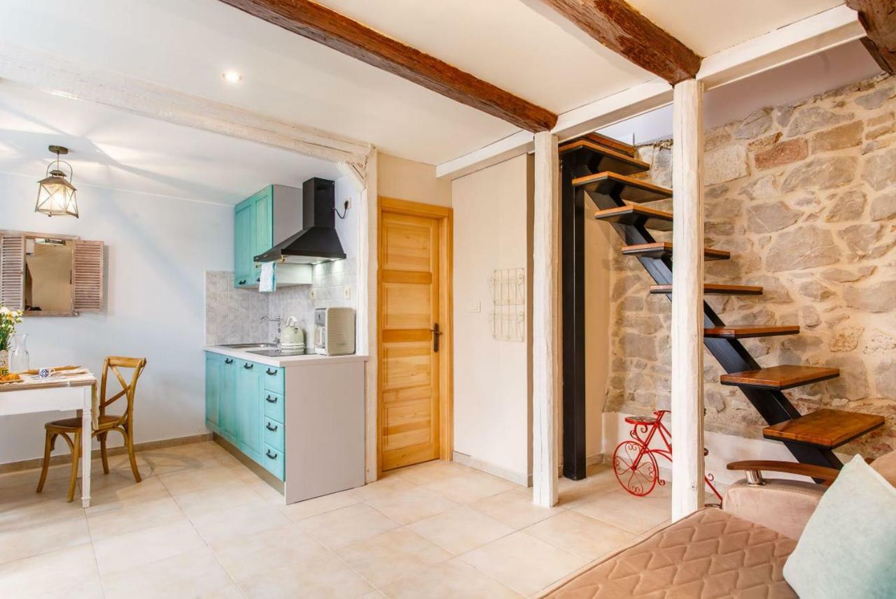 House "Anno 1881"-Center Of Split Apartment Exterior photo