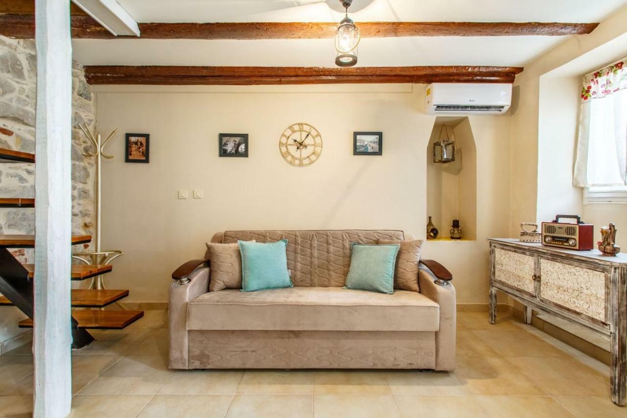 House "Anno 1881"-Center Of Split Apartment Exterior photo
