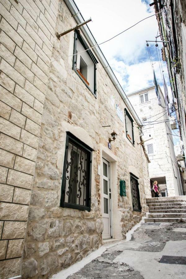 House "Anno 1881"-Center Of Split Apartment Exterior photo