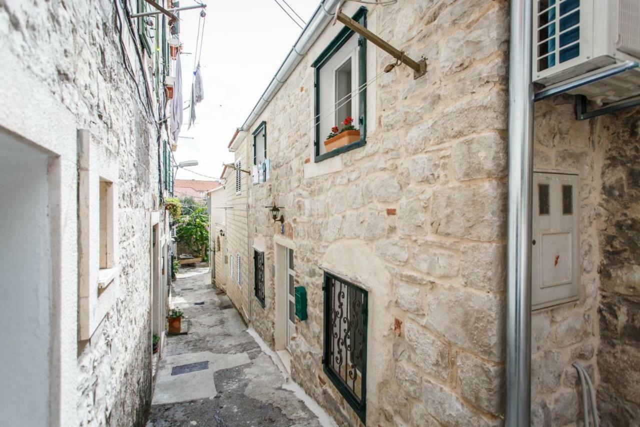 House "Anno 1881"-Center Of Split Apartment Exterior photo